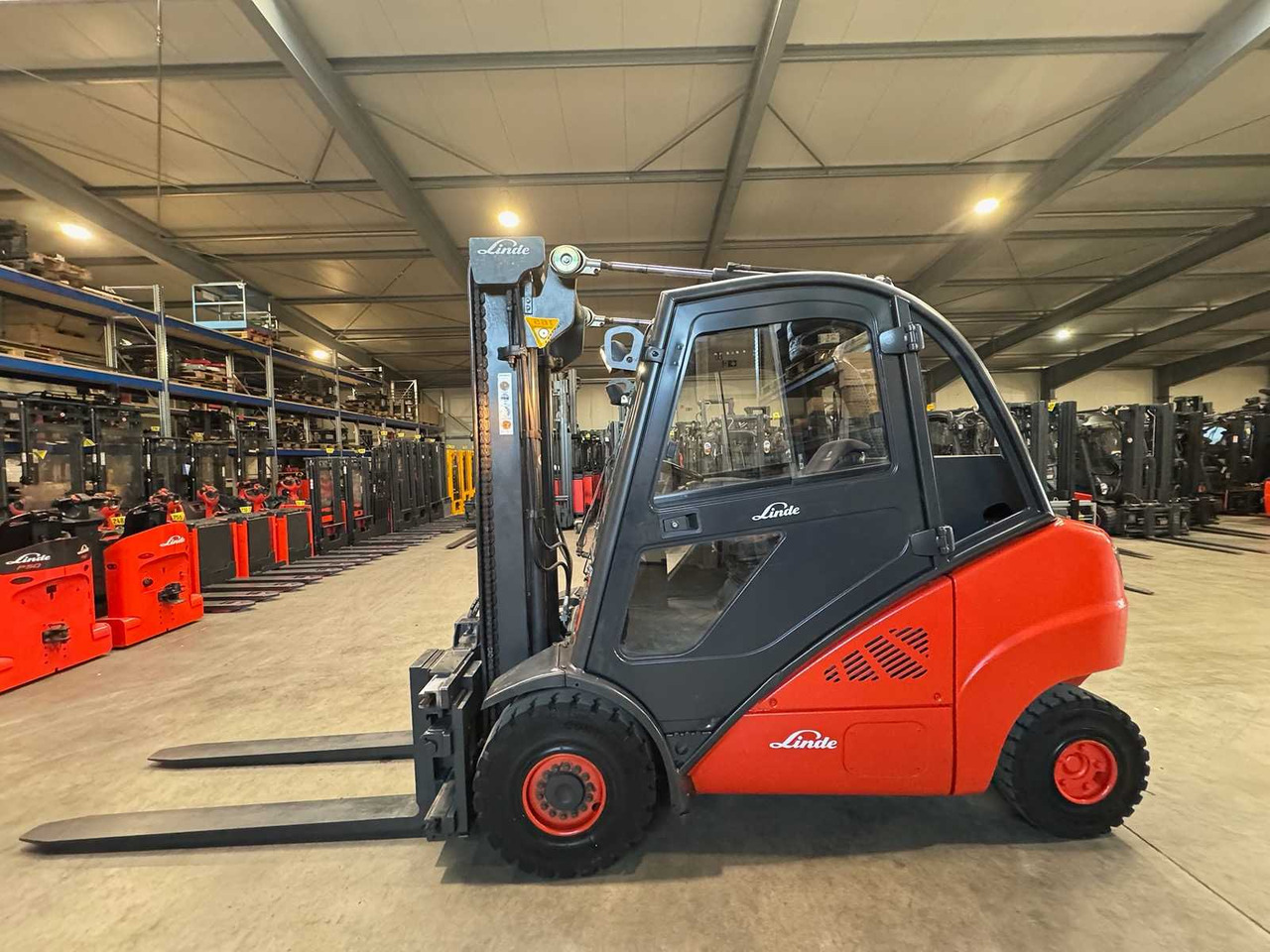 2008 SERVICE + UVV 01/2026 LINDE H35T 3.500KG 3.+4. VALVE WIDER 148CM FORK ADJUSTER GAS FORKLIFT FORKLIFT 10.543 HOURS - Chariot élévateur: photos 1 2008 SERVICE + UVV 01/2026 LINDE H35T 3.500KG 3.+4. VALVE WIDER 148CM FORK ADJUSTER GAS FORKLIFT FORKLIFT 10.543 HOURS - Chariot élévateur: photos 1