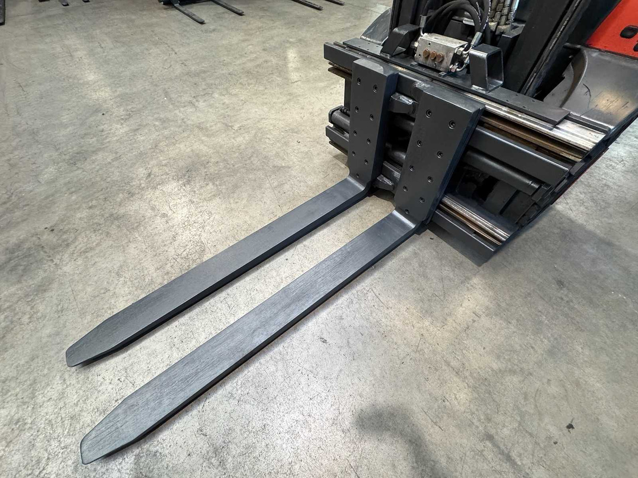 2008 SERVICE + UVV 01/2026 LINDE H35T 3.500KG 3.+4. VALVE WIDER 148CM FORK ADJUSTER GAS FORKLIFT FORKLIFT 10.543 HOURS - Chariot élévateur: photos 4 2008 SERVICE + UVV 01/2026 LINDE H35T 3.500KG 3.+4. VALVE WIDER 148CM FORK ADJUSTER GAS FORKLIFT FORKLIFT 10.543 HOURS - Chariot élévateur: photos 4