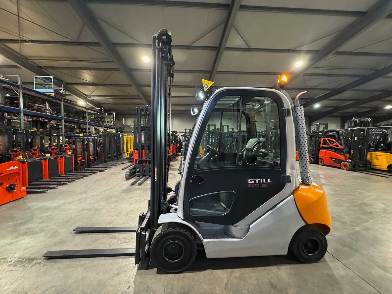 2009 UVV 11/2025 STILL RX70-25 2.500KG DIESEL FORKLIFT FORKLIFT 3.+4. VALVE 11.645 HOURS. - Chariot élévateur: photos 1 2009 UVV 11/2025 STILL RX70-25 2.500KG DIESEL FORKLIFT FORKLIFT 3.+4. VALVE 11.645 HOURS. - Chariot élévateur: photos 1