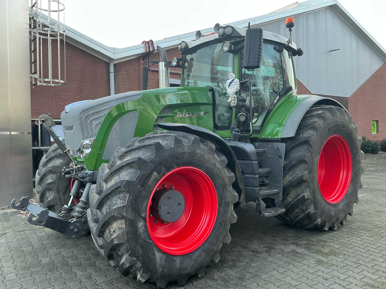 2010 FENDT 930 VARIO ALL-WHEEL DRIVE FARM TRACTOR - Tracteur agricole: photos 1 2010 FENDT 930 VARIO ALL-WHEEL DRIVE FARM TRACTOR - Tracteur agricole: photos 1