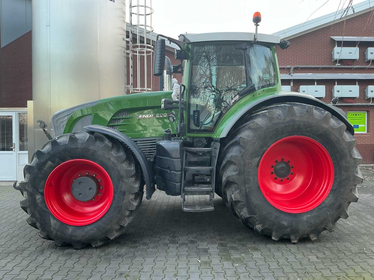 2010 FENDT 930 VARIO ALL-WHEEL DRIVE FARM TRACTOR - Tracteur agricole: photos 2 2010 FENDT 930 VARIO ALL-WHEEL DRIVE FARM TRACTOR - Tracteur agricole: photos 2