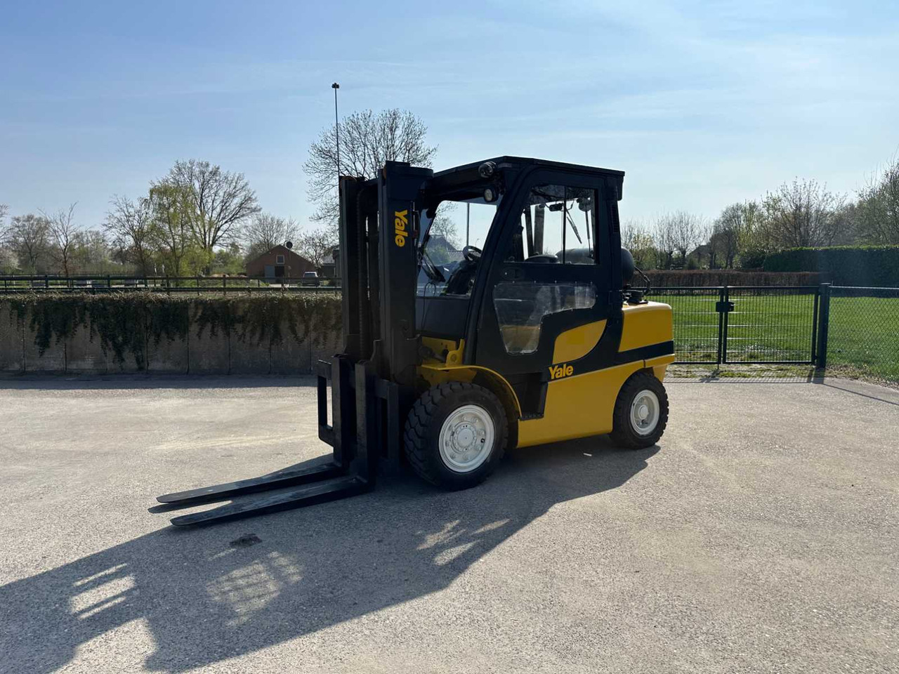 2011 YALE GLP45S FORKLIFT TRUCK - Chariot élévateur: photos 1 2011 YALE GLP45S FORKLIFT TRUCK - Chariot élévateur: photos 1