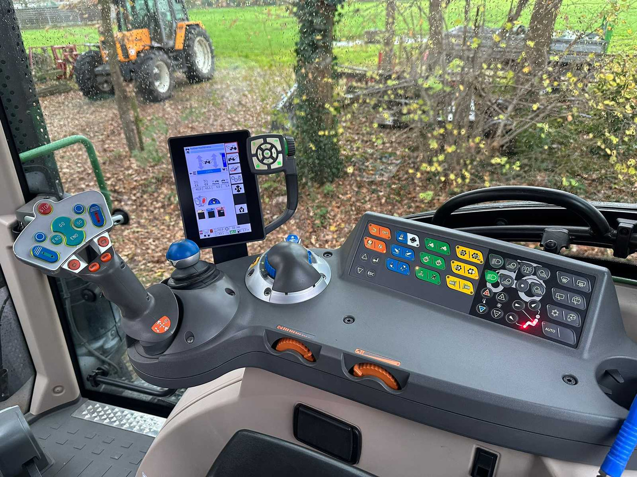 2015 FENDT 312 VARIO S4 ALL-WHEEL DRIVE FARM TRACTOR - Tracteur agricole: photos 5 2015 FENDT 312 VARIO S4 ALL-WHEEL DRIVE FARM TRACTOR - Tracteur agricole: photos 5