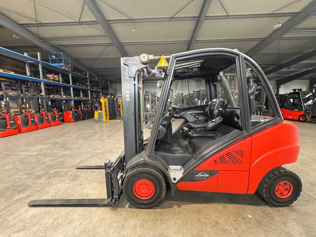 2016 SERVICE + UVV 10/2026 LINDE H30D 3RD+4TH VALVE FORK ADJUSTER TRIPLEX 465CM DIESEL FORKLIFT - Chariot élévateur: photos 2 2016 SERVICE + UVV 10/2026 LINDE H30D 3RD+4TH VALVE FORK ADJUSTER TRIPLEX 465CM DIESEL FORKLIFT - Chariot élévateur: photos 2