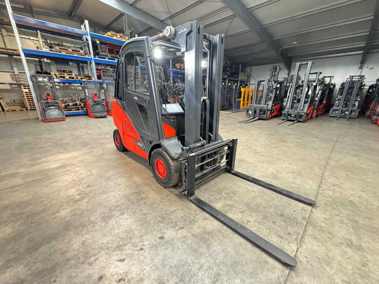 2016 SERVICE + UVV 10/2026 LINDE H30D 3RD+4TH VALVE FORK ADJUSTER TRIPLEX 465CM DIESEL FORKLIFT - Chariot élévateur: photos 5 2016 SERVICE + UVV 10/2026 LINDE H30D 3RD+4TH VALVE FORK ADJUSTER TRIPLEX 465CM DIESEL FORKLIFT - Chariot élévateur: photos 5