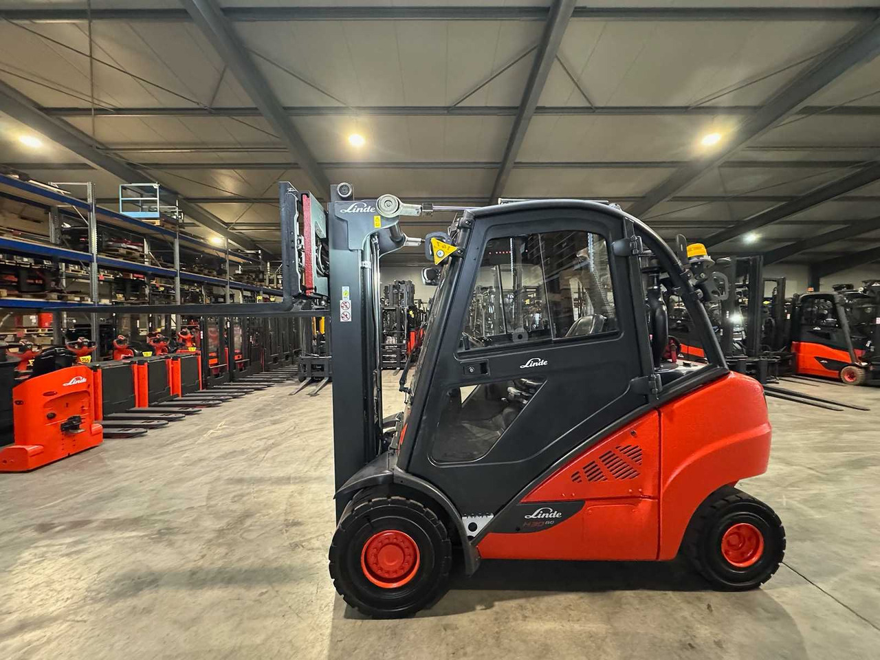 2017 SERVICE + UVV 11/2026 LINDE H30D EVO 3,000KG DUPLEX FREE LIFT 3RD + 4TH VALVE FORK ADJUSTER DIESEL FORKLIFT FORKLIFT 4,702 HOURS. - Chariot élévateur: photos 1 2017 SERVICE + UVV 11/2026 LINDE H30D EVO 3,000KG DUPLEX FREE LIFT 3RD + 4TH VALVE FORK ADJUSTER DIESEL FORKLIFT FORKLIFT 4,702 HOURS. - Chariot élévateur: photos 1