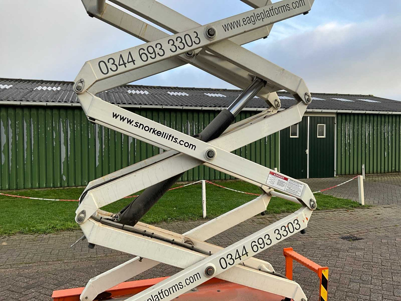 2017 SNORKEL S3219E AERIAL WORK PLATFORM - Nacelle: photos 5 2017 SNORKEL S3219E AERIAL WORK PLATFORM - Nacelle: photos 5