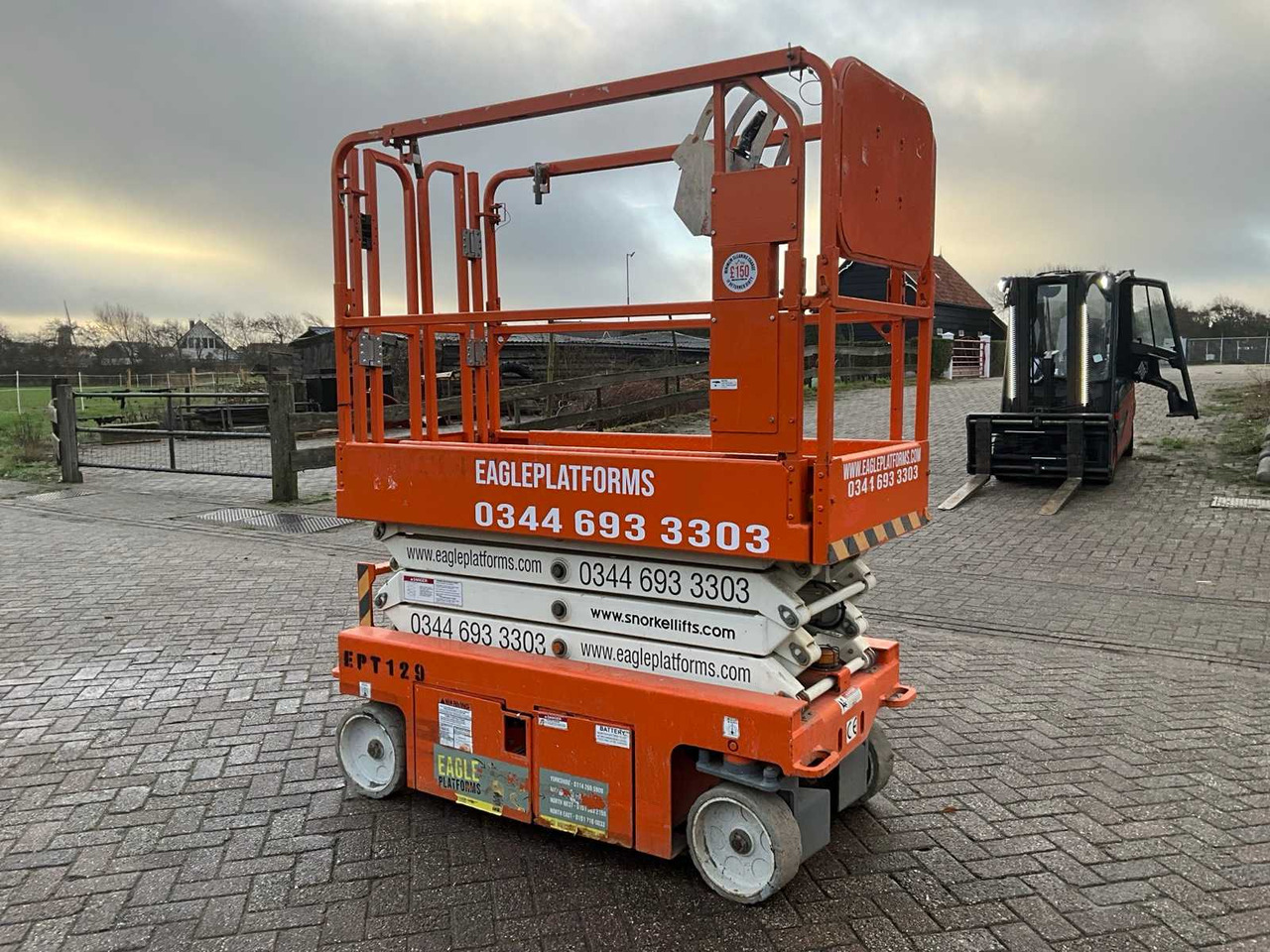 2017 SNORKEL S3219E AERIAL WORK PLATFORM - Nacelle: photos 2 2017 SNORKEL S3219E AERIAL WORK PLATFORM - Nacelle: photos 2