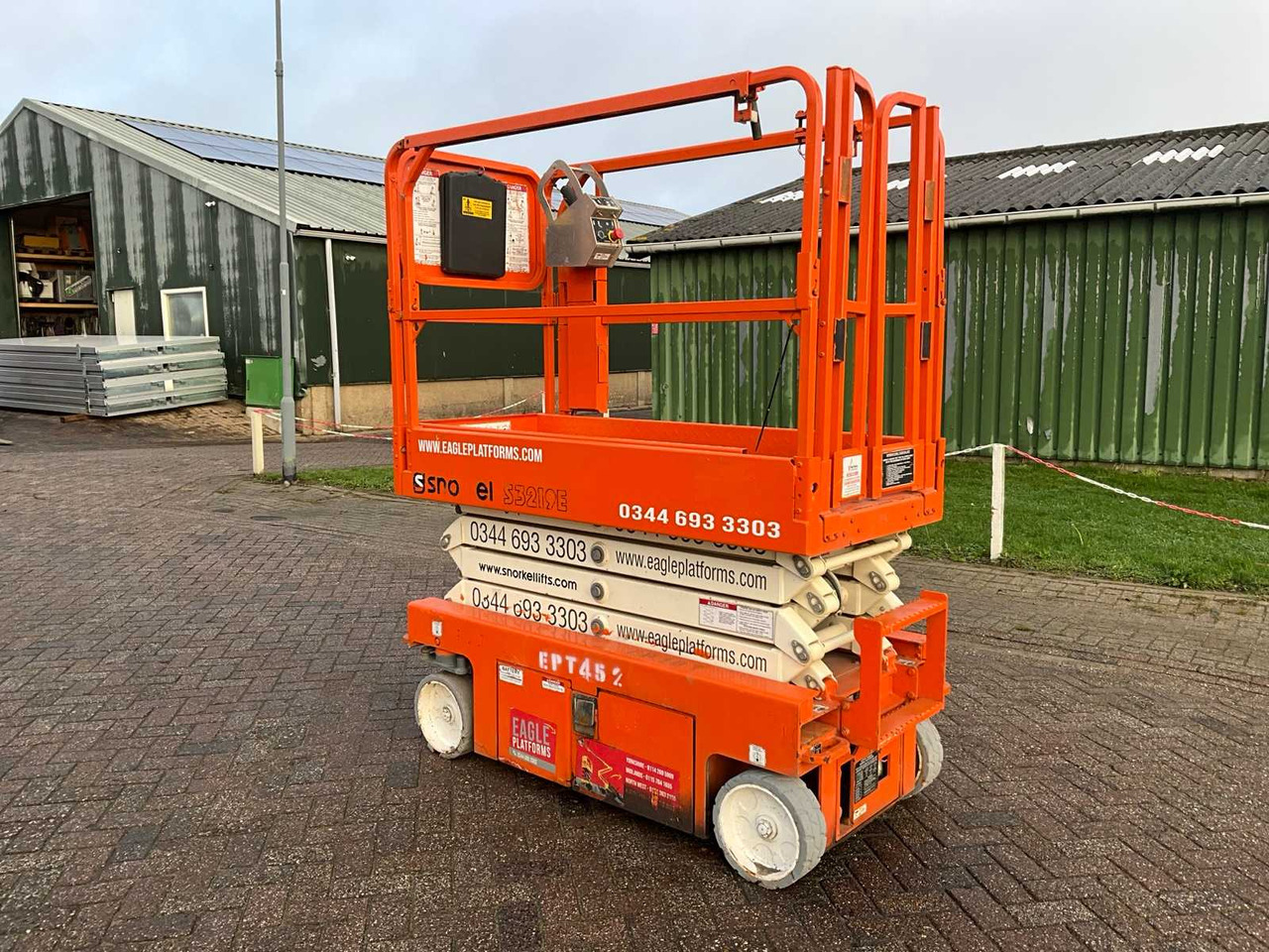 2017 SNORKEL S3219E AERIAL WORK PLATFORM - Nacelle: photos 4 2017 SNORKEL S3219E AERIAL WORK PLATFORM - Nacelle: photos 4