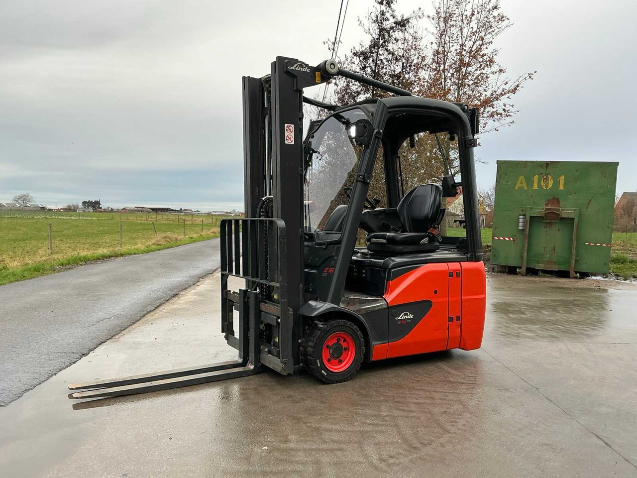 2018 LINDE E16C-02 FORKLIFT - Chariot élévateur: photos 3 2018 LINDE E16C-02 FORKLIFT - Chariot élévateur: photos 3