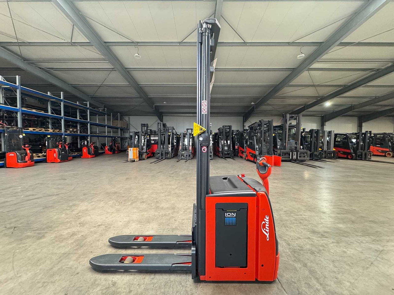 2018 SERVICE +UVV 09/2026 LINDE L14 LITHIUM LI-ION 1.400KG PALLET TRUCK ANT 2.942 HOURS - Chariot élévateur: photos 2 2018 SERVICE +UVV 09/2026 LINDE L14 LITHIUM LI-ION 1.400KG PALLET TRUCK ANT 2.942 HOURS - Chariot élévateur: photos 2
