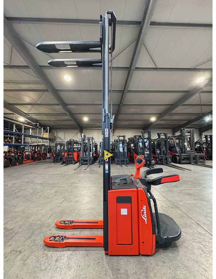 2018 SERVICE +UVV 09/2026 LINDE L14AP EVO 1.400KG PALLET TRUCK ANT INTEGRATED SCALE - Chariot élévateur: photos 4 2018 SERVICE +UVV 09/2026 LINDE L14AP EVO 1.400KG PALLET TRUCK ANT INTEGRATED SCALE - Chariot élévateur: photos 4