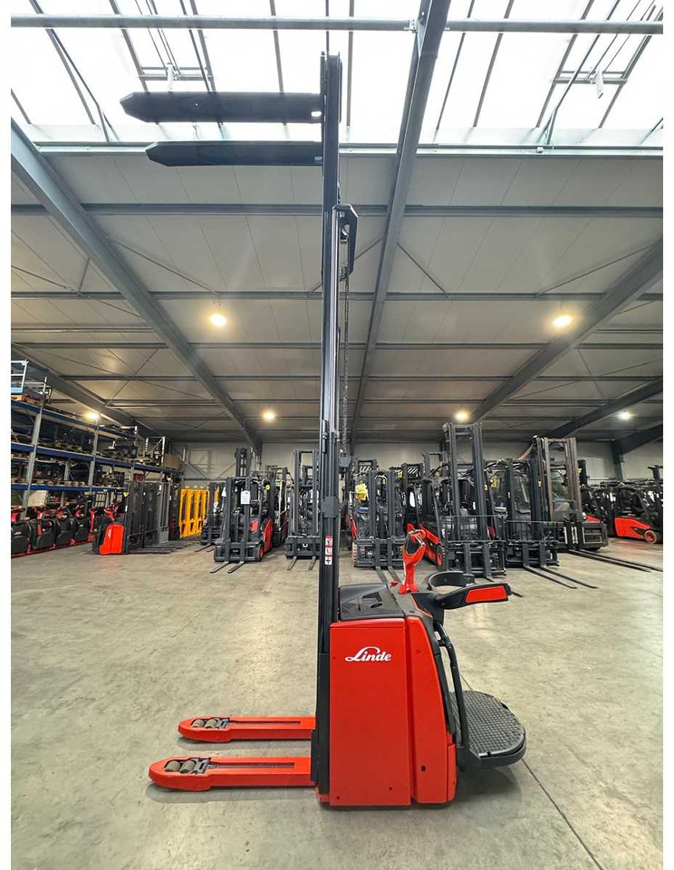 2018 SERVICE + UVV 10/2026 LINDE L14API TRIPLEX 470CM PALLET TRUCK PALLET TRUCK ANT SCALES INITIAL STROKE - Chariot élévateur: photos 2 2018 SERVICE + UVV 10/2026 LINDE L14API TRIPLEX 470CM PALLET TRUCK PALLET TRUCK ANT SCALES INITIAL STROKE - Chariot élévateur: photos 2