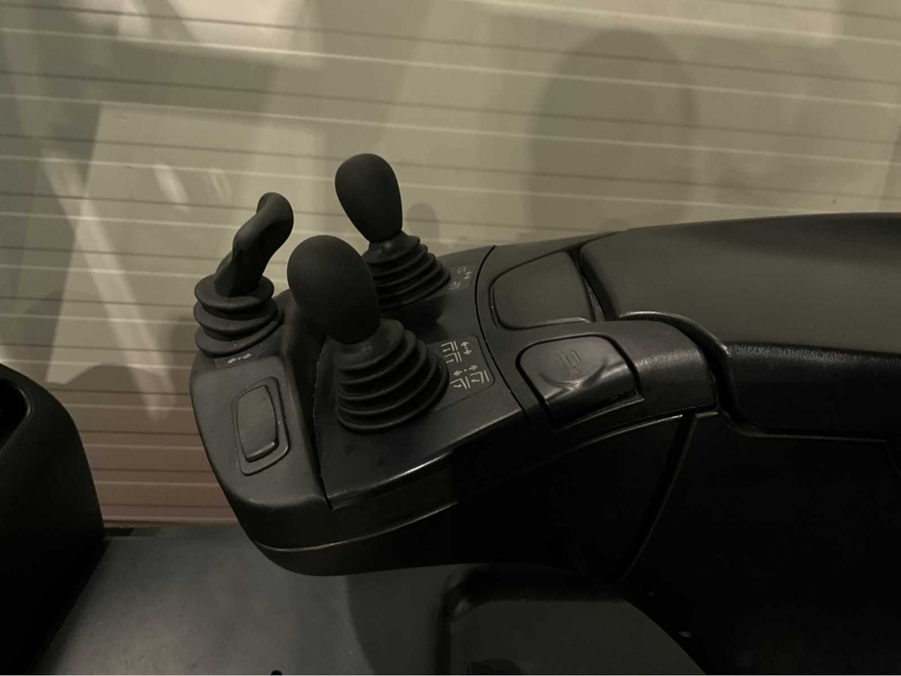 Chariot élévateur 2020 LINDE E16-02 1600KG 4888HOURS FORKLIFT: photos 11