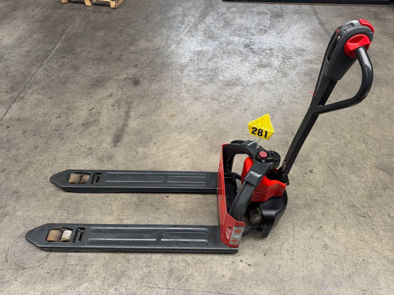 2022 SERVICE +UVV 09/2026 LINDE MT12 1.200KG PALLET TRUCK ANT 225 HOURS - Chariot élévateur: photos 5 2022 SERVICE +UVV 09/2026 LINDE MT12 1.200KG PALLET TRUCK ANT 225 HOURS - Chariot élévateur: photos 5