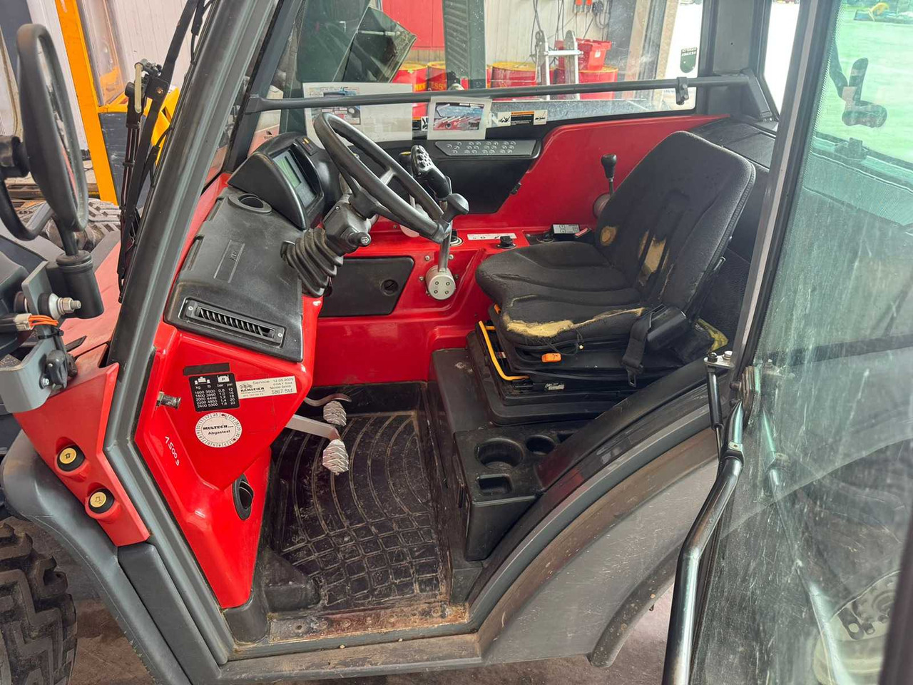 AEBI TT280 - Tracteur communal: photos 4 AEBI TT280 - Tracteur communal: photos 4