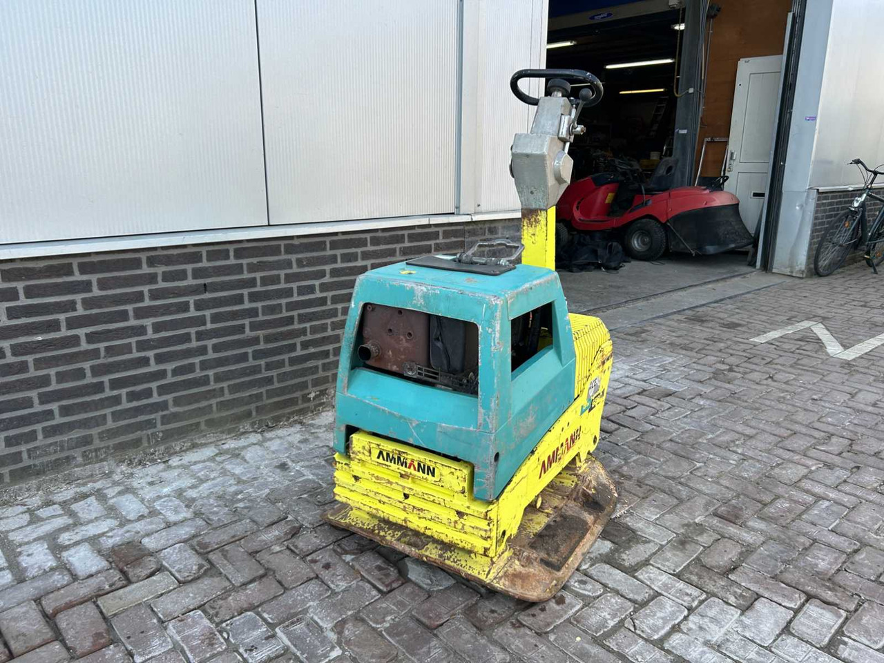 Ammann APH6530 - Plaque vibrante: photos 1 Ammann APH6530 - Plaque vibrante: photos 1