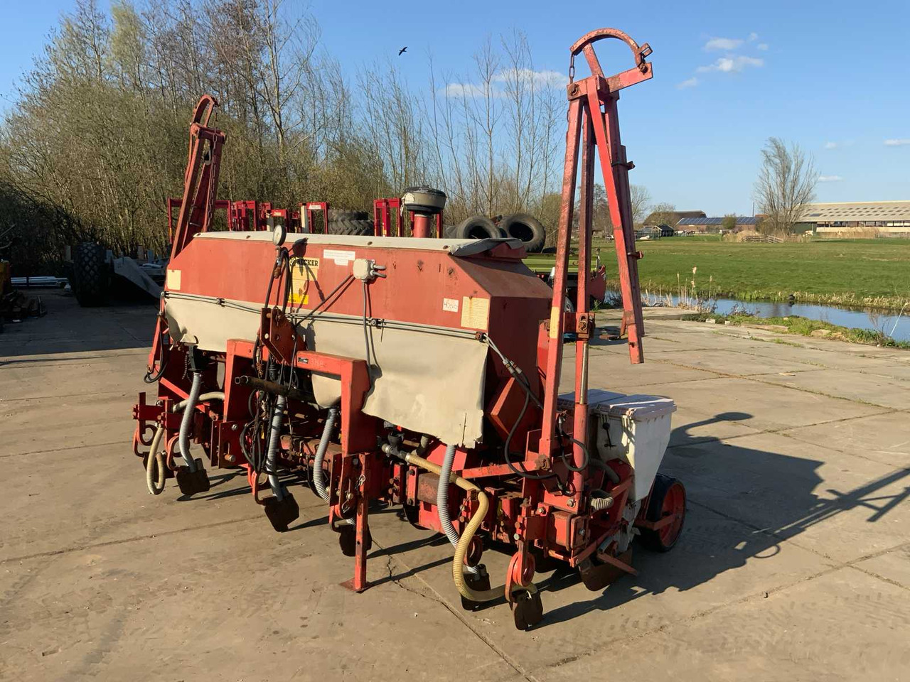 Becker Aeromat T6Z - Semoir/ Planteuse: photos 1 Becker Aeromat T6Z - Semoir/ Planteuse: photos 1