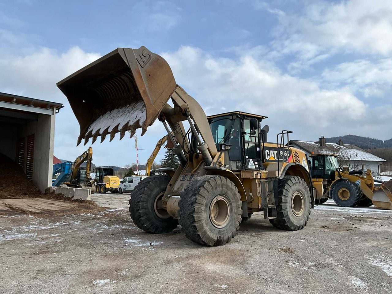 CAT 966K - Chargeuse sur pneus: photos 1 CAT 966K - Chargeuse sur pneus: photos 1