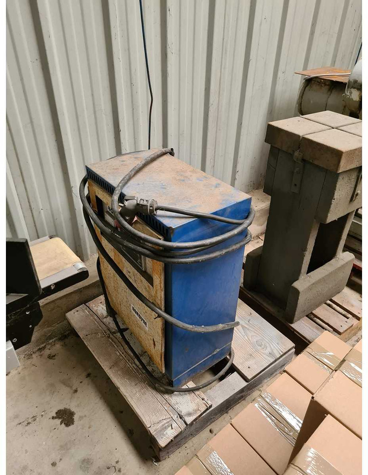 CATERPILAR - F35 - FORKLIFT - Chariot élévateur: photos 3 CATERPILAR - F35 - FORKLIFT - Chariot élévateur: photos 3