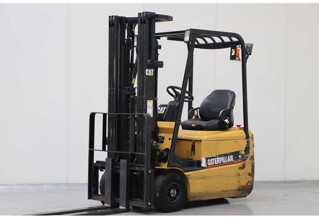 CATERPILLAR - EP15KRT - FORKLIFT TRIPLEX - SIDESHIFT, 3590 HOURS - Chariot élévateur: photos 1 CATERPILLAR - EP15KRT - FORKLIFT TRIPLEX - SIDESHIFT, 3590 HOURS - Chariot élévateur: photos 1