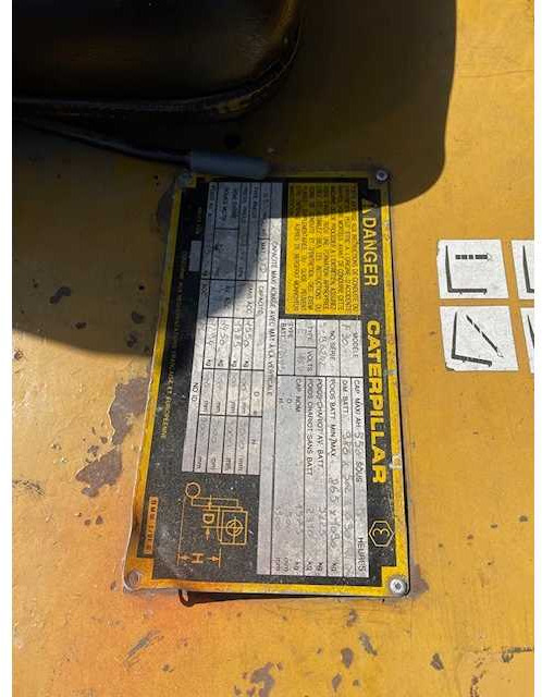 CATERPILLAR - F30 - FORKLIFT - Chariot élévateur: photos 4 CATERPILLAR - F30 - FORKLIFT - Chariot élévateur: photos 4