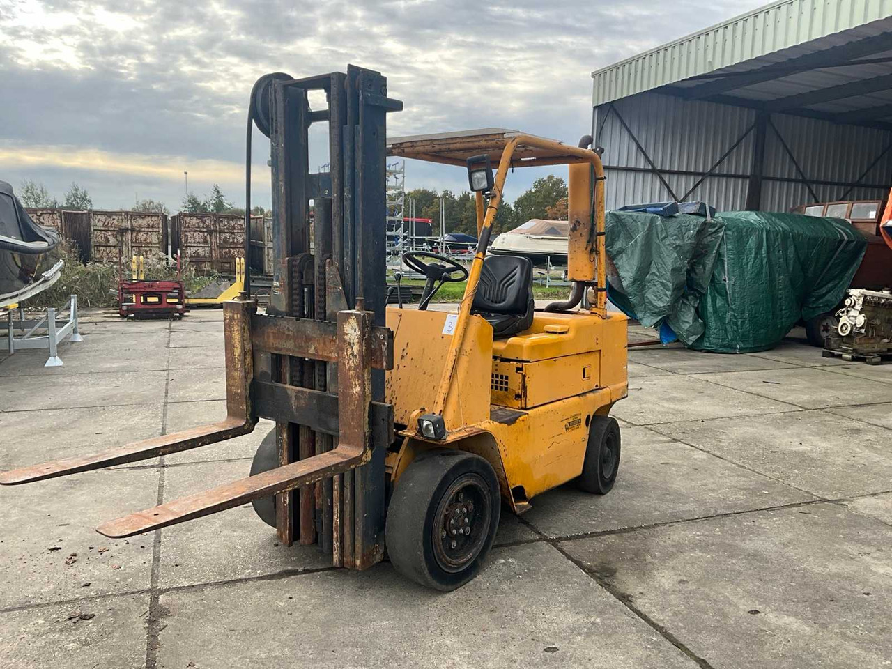 CATERPILLAR FORKLIFT - Chariot élévateur: photos 1 CATERPILLAR FORKLIFT - Chariot élévateur: photos 1