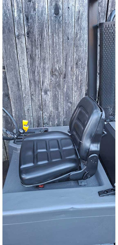 Chariot élévateur CLARK - DPM 20 SB - 1990 - FORKLIFT: photos 7 Chariot élévateur CLARK - DPM 20 SB - 1990 - FORKLIFT: photos 7