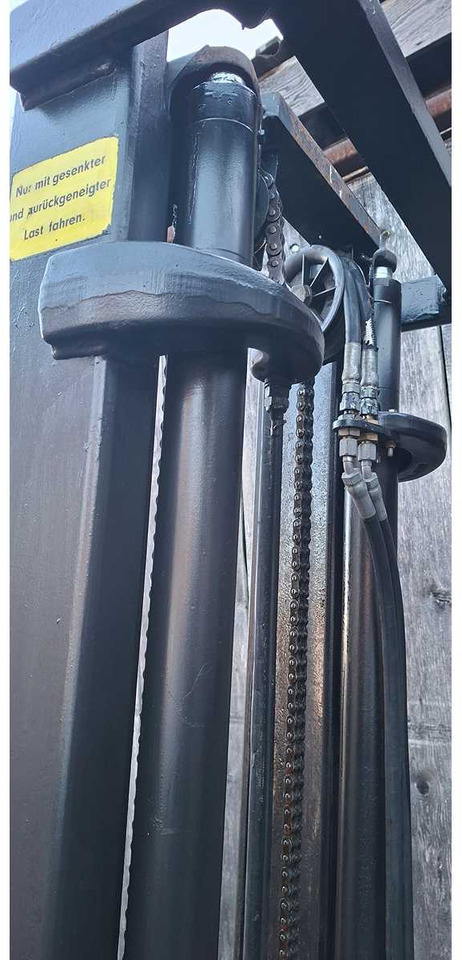 Chariot élévateur CLARK - DPM 20 SB - 1990 - FORKLIFT: photos 9 Chariot élévateur CLARK - DPM 20 SB - 1990 - FORKLIFT: photos 9