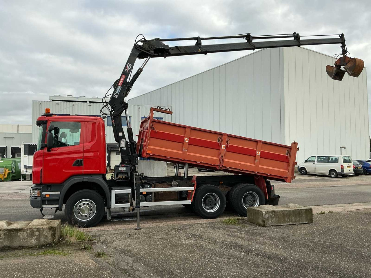 2009 SCANIA G420 TIPPER TRUCK WITH CRANE - Camion: photos 2 2009 SCANIA G420 TIPPER TRUCK WITH CRANE - Camion: photos 2