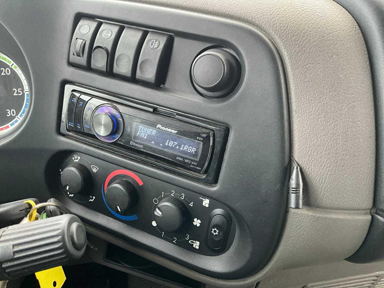 Camion 2010 DAF LF 55.250 - HYDRAULIC TAIL LIFT - 183000KM: photos 34 Camion 2010 DAF LF 55.250 - HYDRAULIC TAIL LIFT - 183000KM: photos 34