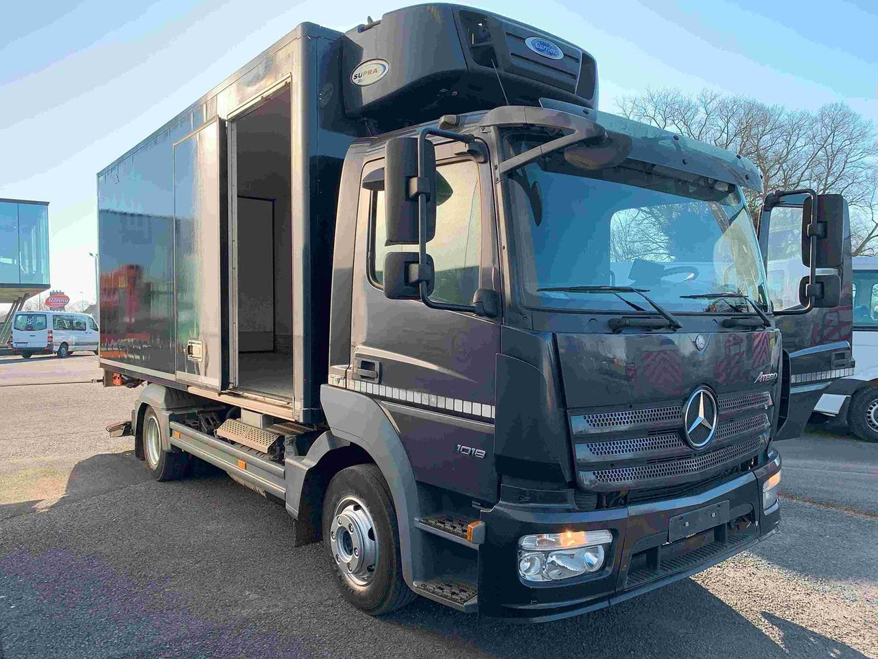 2014 MERCEDES-BENZ ATEGO TRUCK WITH TAILGATE - Camion: photos 2 2014 MERCEDES-BENZ ATEGO TRUCK WITH TAILGATE - Camion: photos 2