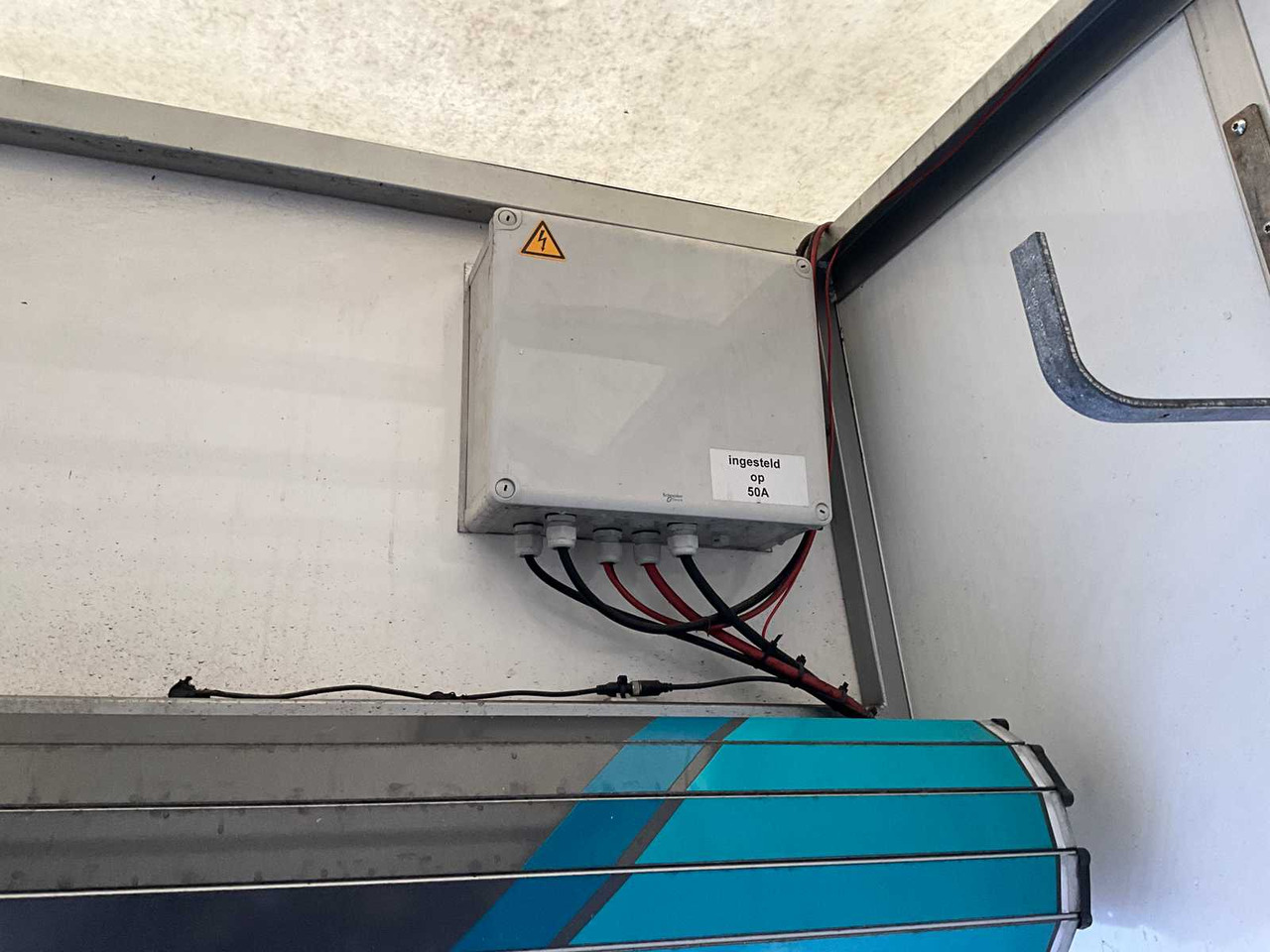 IVECO 50-C17 GLASS TRUCK WITH WORKSHOP EQUIPMENT AND GLASS RACKS (ELECTRICALLY LOCKABLE) 185996KM YEAR OF MANUFACTURE: 2016, 34-BHD-8 - Camion: photos 5 IVECO 50-C17 GLASS TRUCK WITH WORKSHOP EQUIPMENT AND GLASS RACKS (ELECTRICALLY LOCKABLE) 185996KM YEAR OF MANUFACTURE: 2016, 34-BHD-8 - Camion: photos 5