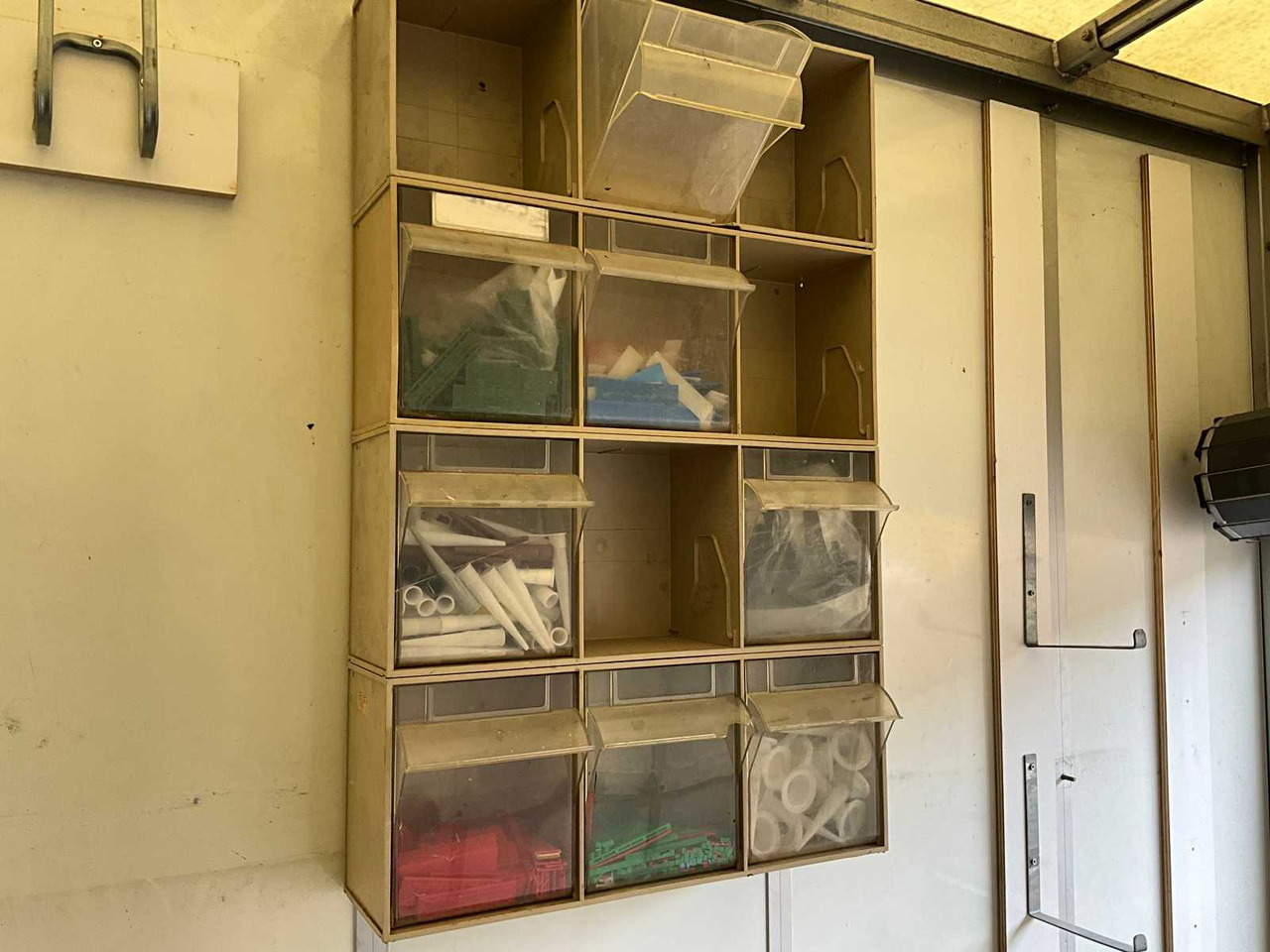 IVECO 50-C17 GLASS TRUCK WITH WORKSHOP EQUIPMENT AND GLASS RACKS (ELECTRICALLY LOCKABLE) 185996KM YEAR OF MANUFACTURE: 2016, 34-BHD-8 - Camion: photos 4 IVECO 50-C17 GLASS TRUCK WITH WORKSHOP EQUIPMENT AND GLASS RACKS (ELECTRICALLY LOCKABLE) 185996KM YEAR OF MANUFACTURE: 2016, 34-BHD-8 - Camion: photos 4