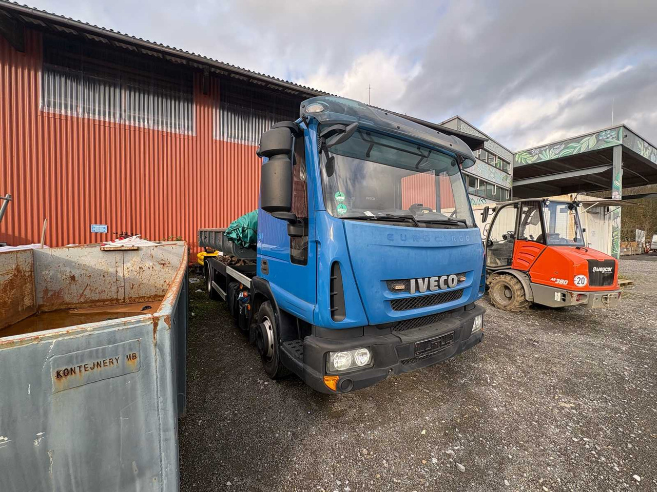 IVECO CARGO HOOKLIFT FROM 2015 – INCL. 3 CONTAINERS - Camion: photos 3 IVECO CARGO HOOKLIFT FROM 2015 – INCL. 3 CONTAINERS - Camion: photos 3