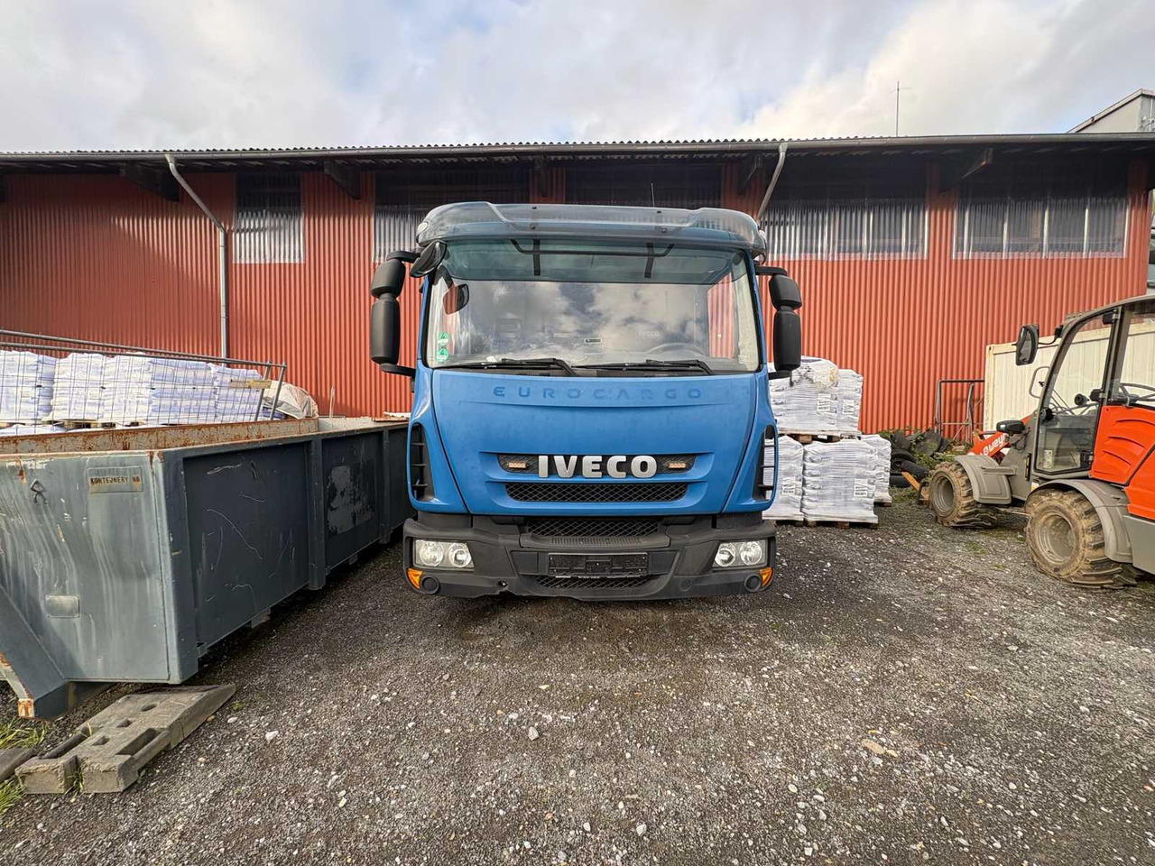 IVECO CARGO HOOKLIFT FROM 2015 – INCL. 3 CONTAINERS - Camion: photos 2 IVECO CARGO HOOKLIFT FROM 2015 – INCL. 3 CONTAINERS - Camion: photos 2