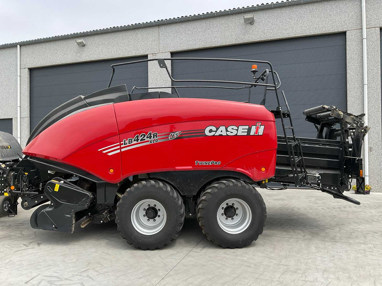 Case IH LB424R XLD - Presse à balles cubiques: photos 2 Case IH LB424R XLD - Presse à balles cubiques: photos 2