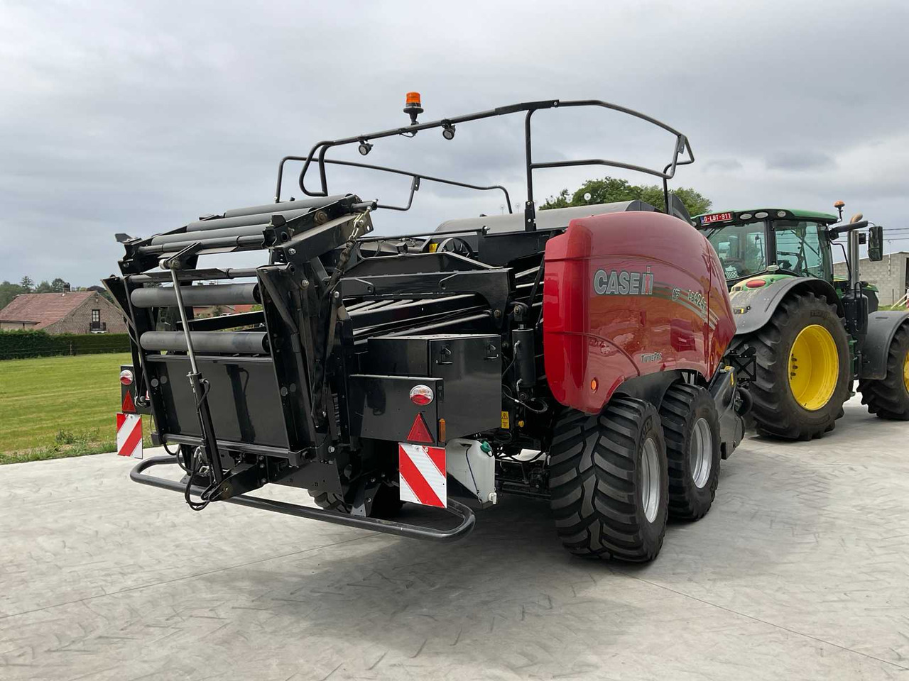 Case IH LB424R XLD - Presse à balles cubiques: photos 5 Case IH LB424R XLD - Presse à balles cubiques: photos 5