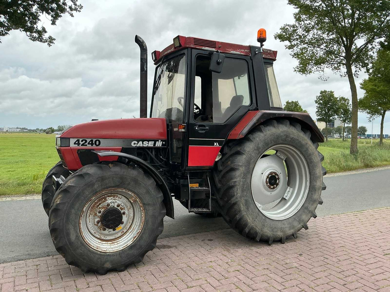 Case ih 4230 xl - Tracteur agricole: photos 2 Case ih 4230 xl - Tracteur agricole: photos 2
