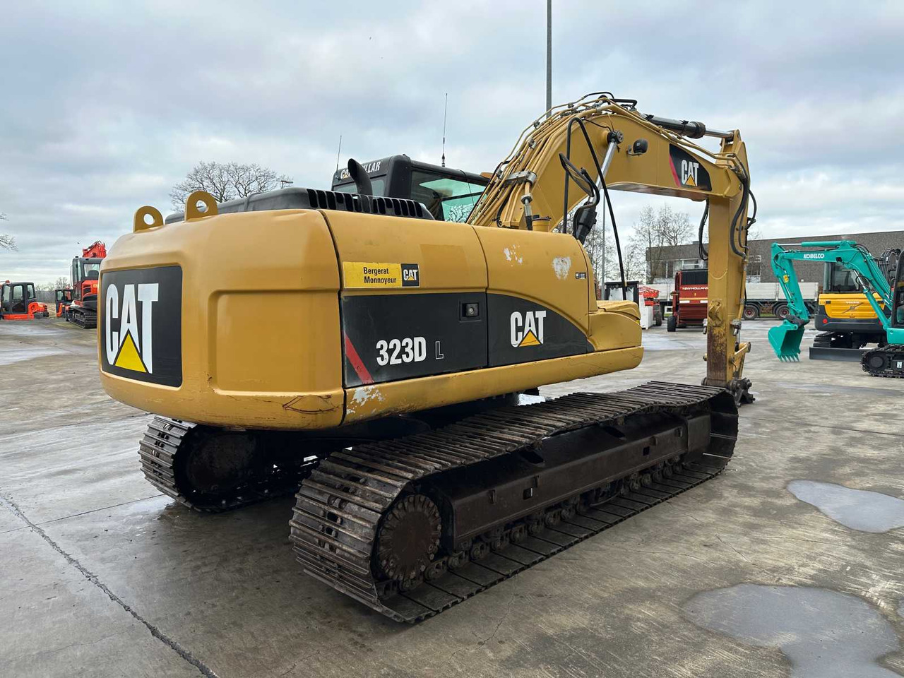 Caterpillar 323DL - Pelle sur chenille: photos 4 Caterpillar 323DL - Pelle sur chenille: photos 4