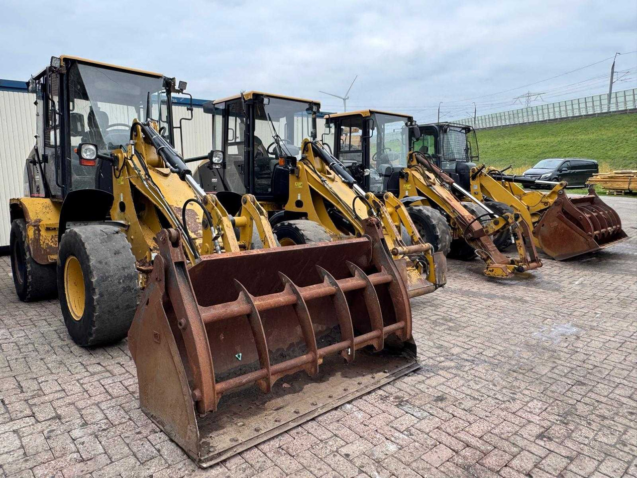 Caterpillar 908 908 908H 906 wegens contractbreuk - Chargeuse sur pneus: photos 2 Caterpillar 908 908 908H 906 wegens contractbreuk - Chargeuse sur pneus: photos 2