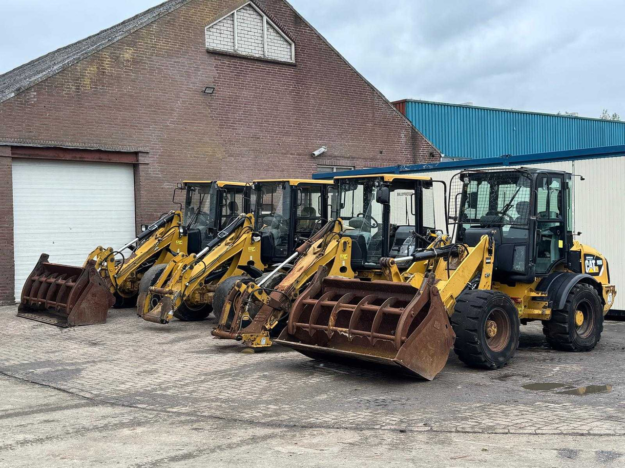 Caterpillar 908 908 908H 906 wegens contractbreuk - Chargeuse sur pneus: photos 1 Caterpillar 908 908 908H 906 wegens contractbreuk - Chargeuse sur pneus: photos 1