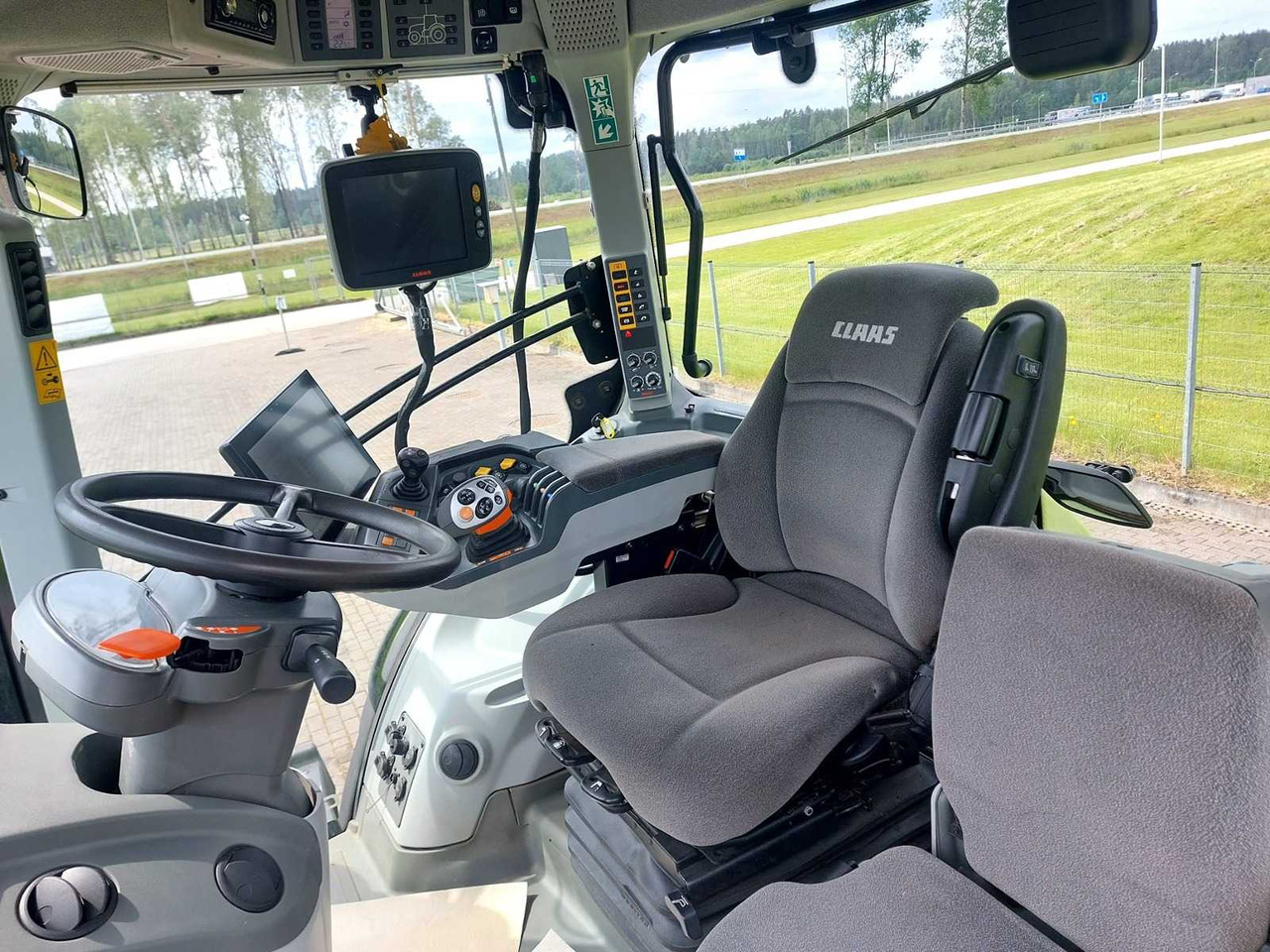 Tracteur agricole Claas AXION 950: photos 12