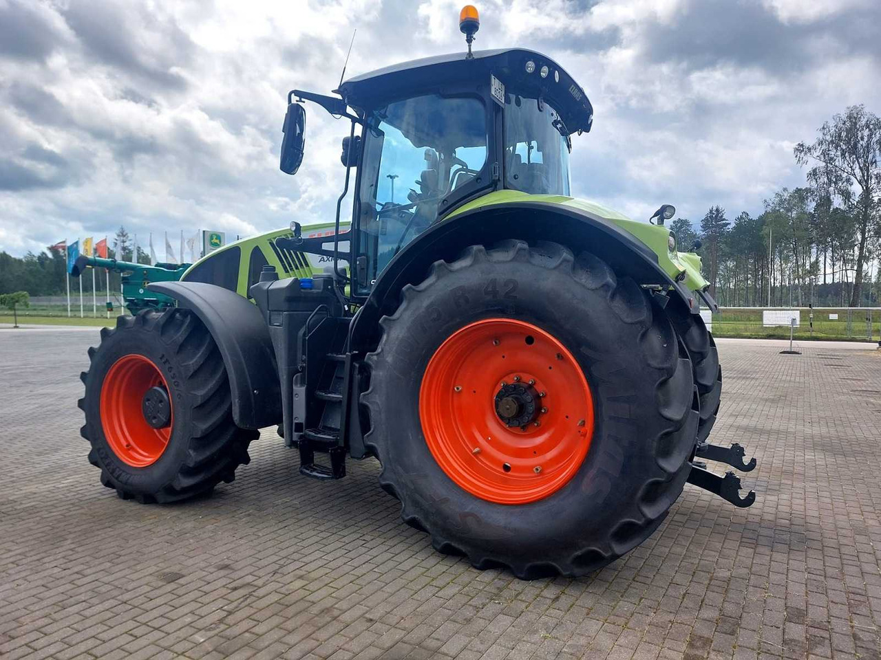 Tracteur agricole Claas AXION 950: photos 6