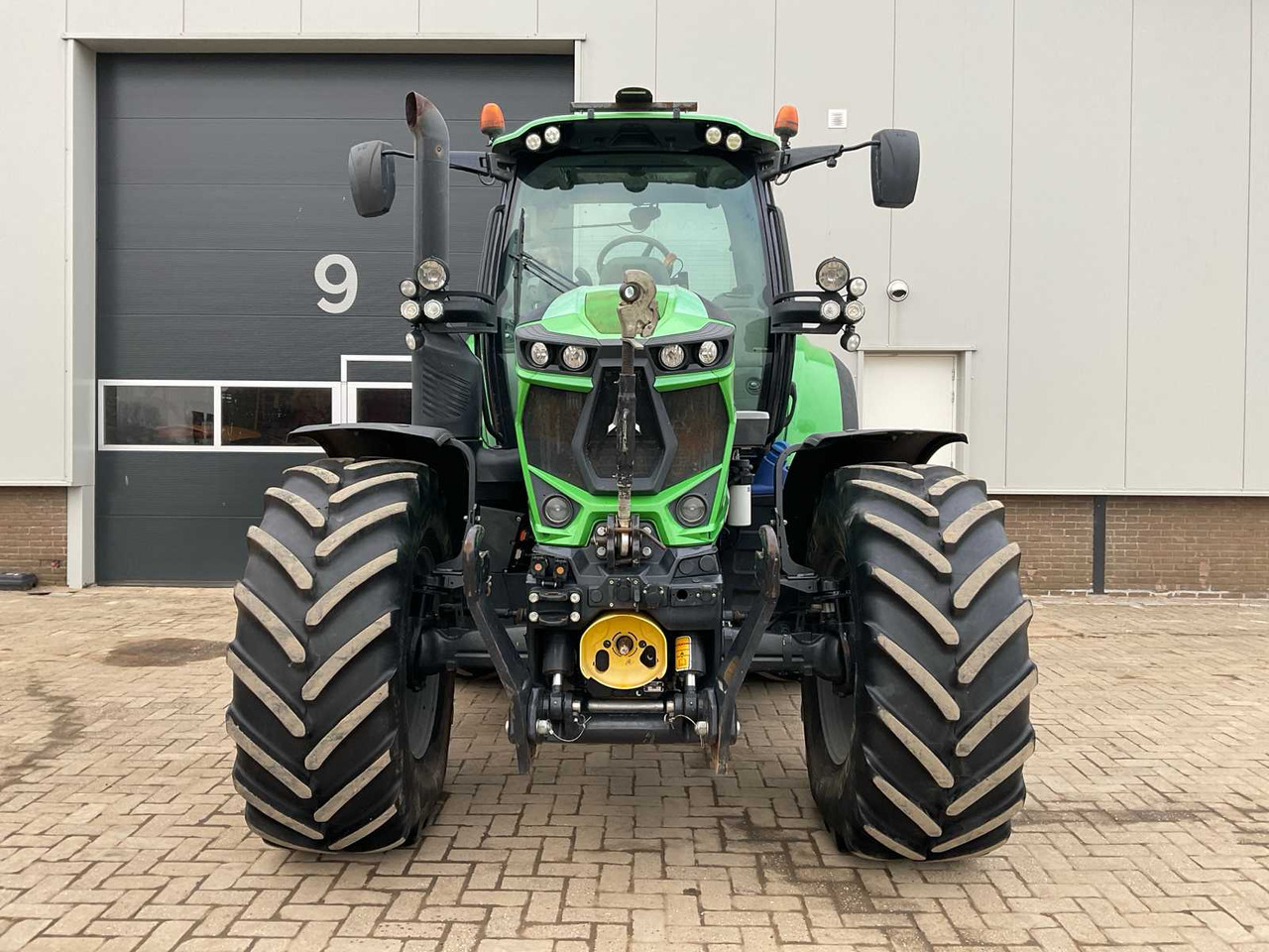 Deutz-fahr 6175.4 TTV Agrotron - Tracteur agricole: photos 2 Deutz-fahr 6175.4 TTV Agrotron - Tracteur agricole: photos 2