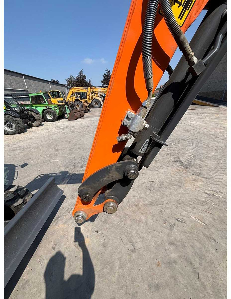 Develon DX27Z-7 - Mini pelle: photos 4 Develon DX27Z-7 - Mini pelle: photos 4