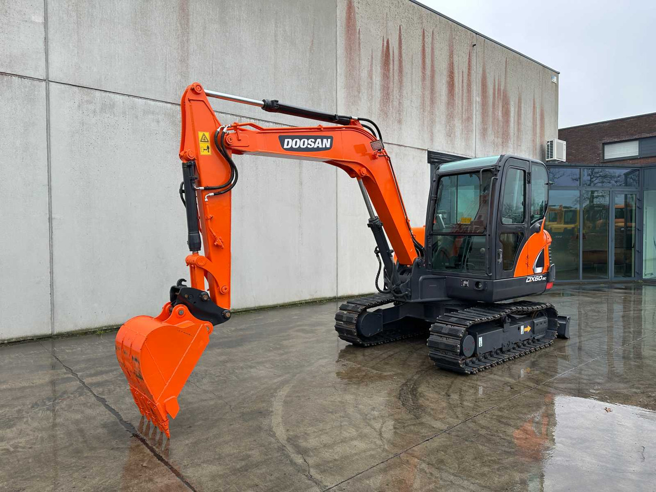 Doosan DX60-9C - Pelle sur chenille: photos 1 Doosan DX60-9C - Pelle sur chenille: photos 1
