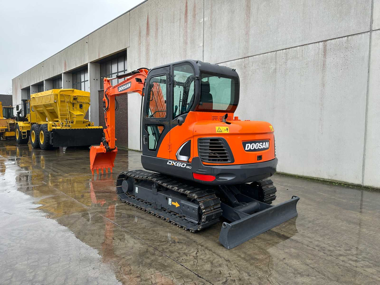 Doosan DX60-9C - Pelle sur chenille: photos 5 Doosan DX60-9C - Pelle sur chenille: photos 5