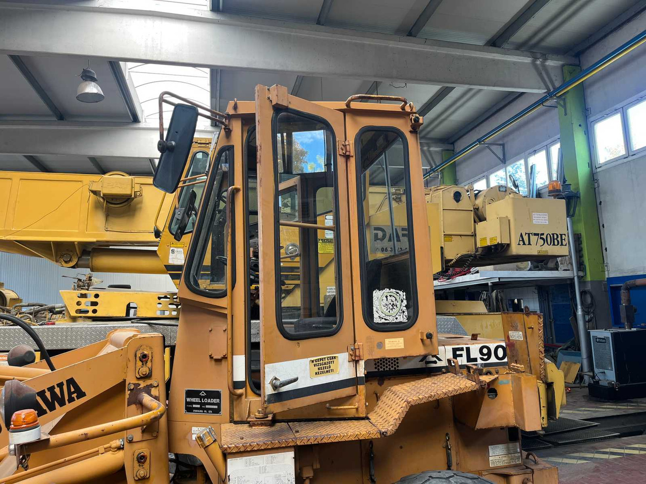 FURUKAWA FL90 WHEEL LOADER - Chargeuse sur pneus: photos 5 FURUKAWA FL90 WHEEL LOADER - Chargeuse sur pneus: photos 5