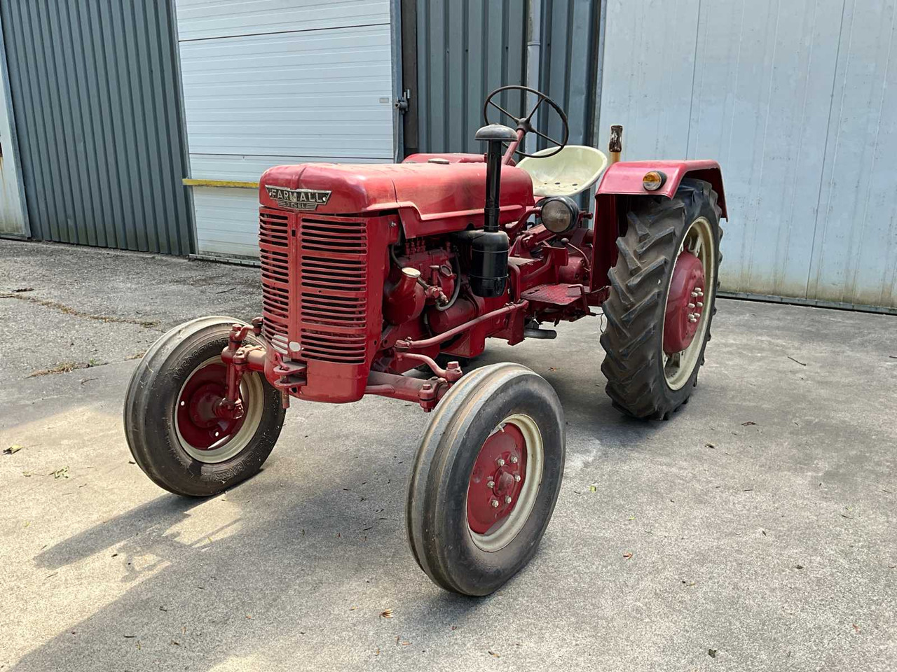 Farmall DGD-4 - Tracteur agricole: photos 1 Farmall DGD-4 - Tracteur agricole: photos 1